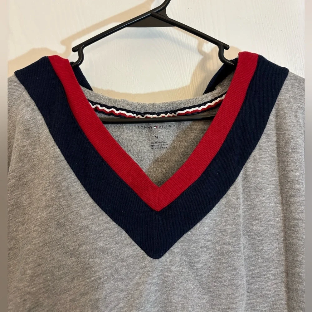Tommy Hilfiger Gray Cropped Varsity Hoodie W Elastic Waistband Womans Size Small - Picture 2 of 6
